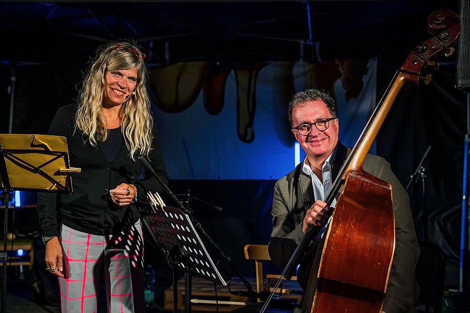 Bienengedanken mit Bass