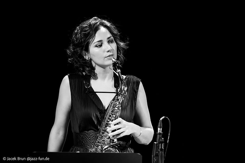 MUK.NEUE.HORIZONZE. - Asya Fateyeva Trio