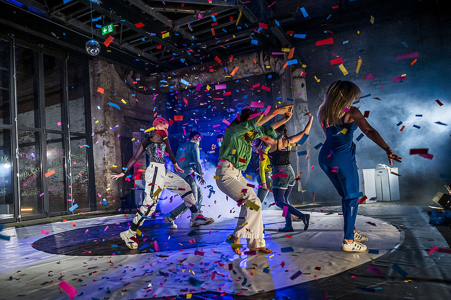 "Wir sind laut!" - Performanceprojekt mit Jugendlichen