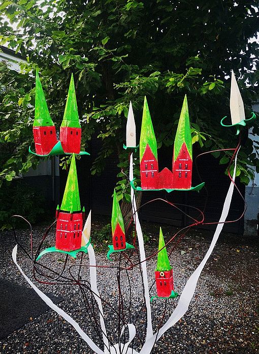 Ein Strauß Türme –Installation von Peter Fischer- Vernissage