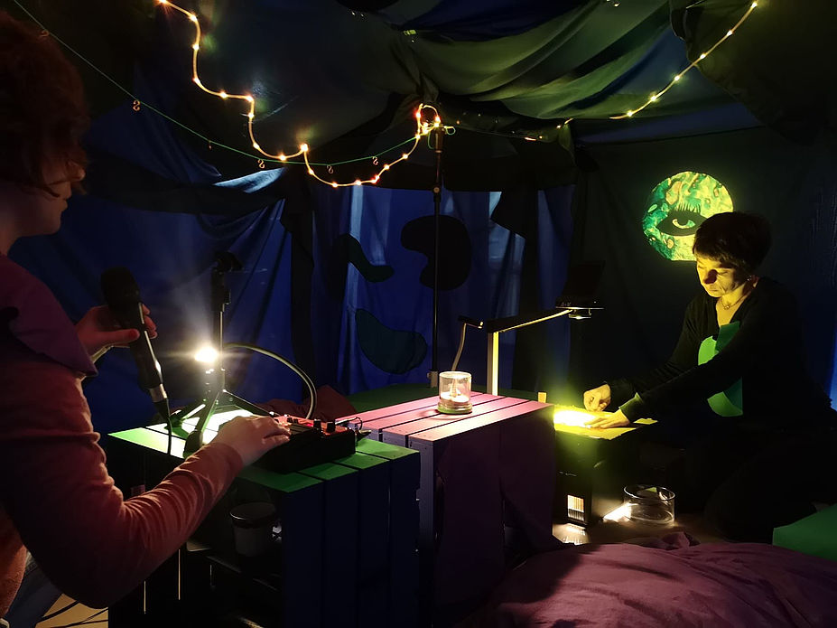 Die Geschichten-Höhle - Interaktive Theaterperformance