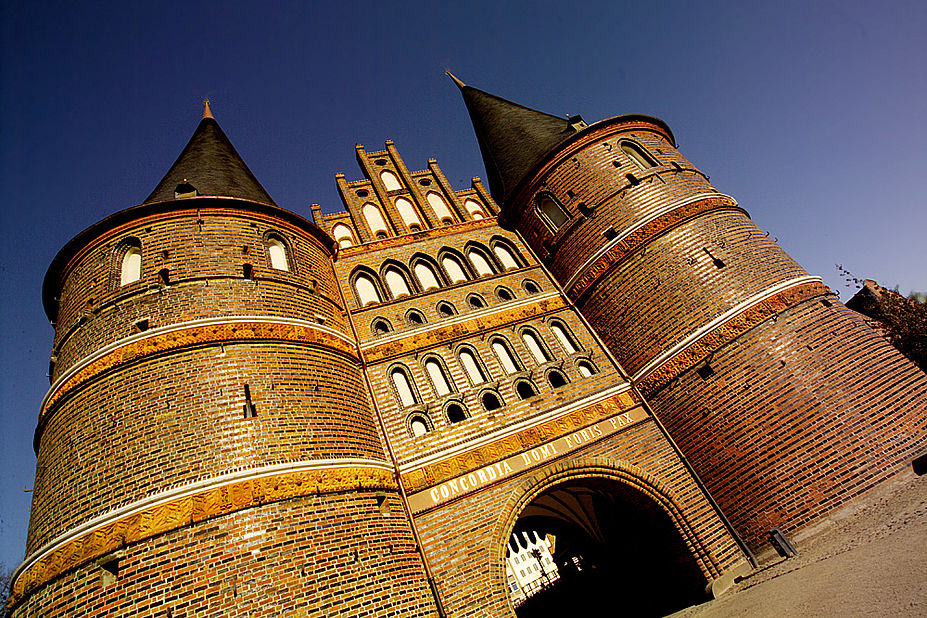 360° Rundgang durch das Holstentor