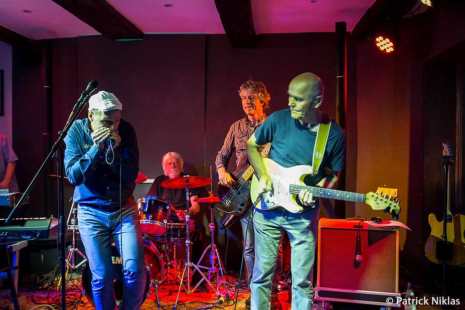 Bluesmail "To keep the Blues alive"
